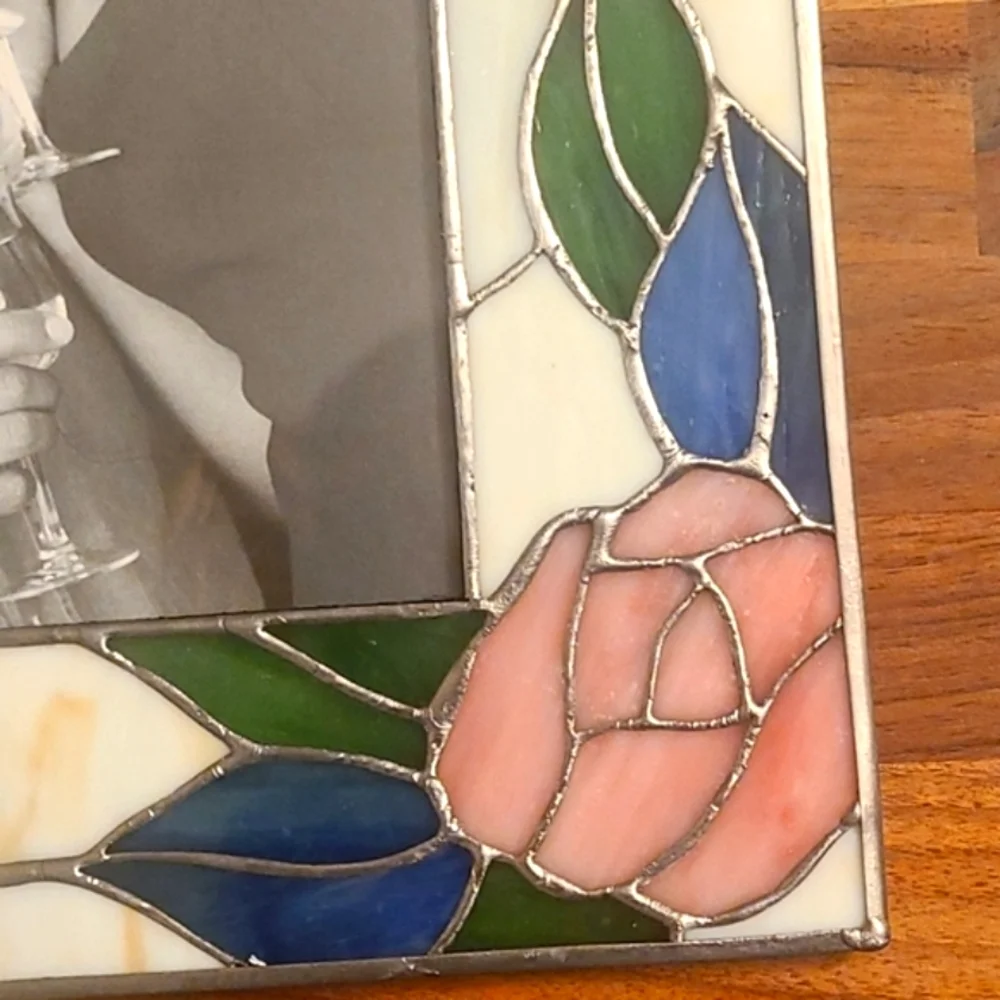 New! Stained Glasss Roses Photo Frame